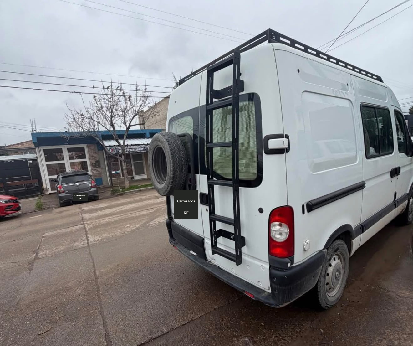 Renault Master furgón 2012 · Vista posterior